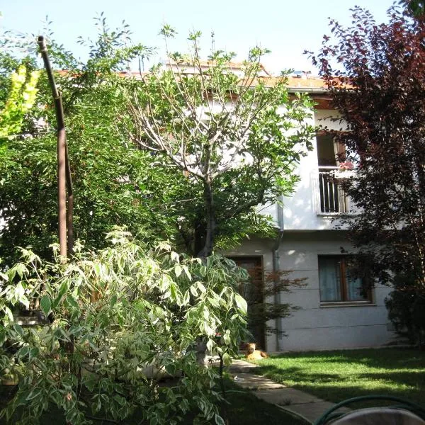 Hostel Oasis, khách sạn ở Beograd