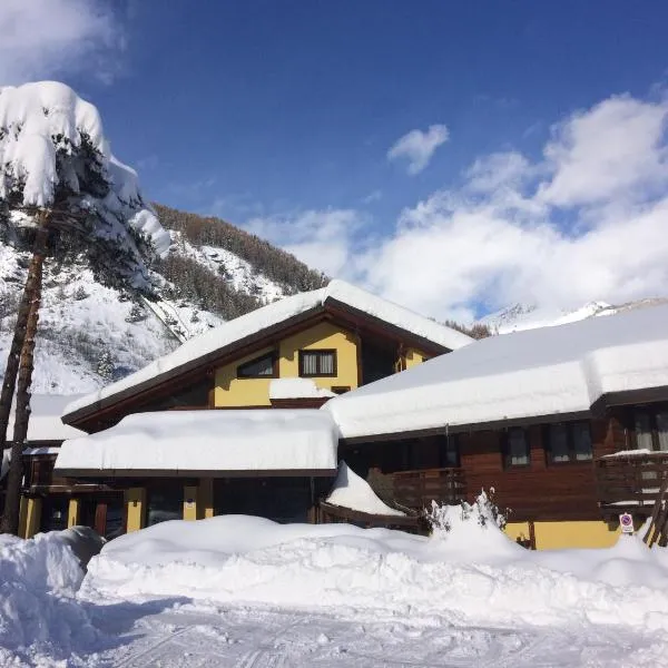 Hotel Cà Fiore, ξενοδοχείο σε Bardonecchia