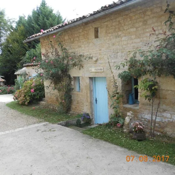 Chambre d'hotes Le Fourniou, hótel í Souvigné