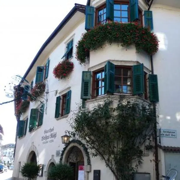 Weißes Rössl, hotel a Appiano sulla Strada del Vino