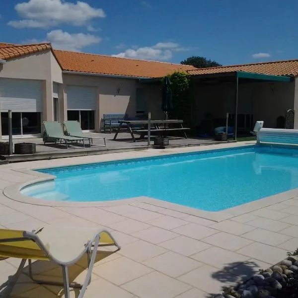 La Chambre des Amis, hotel din Parthenay