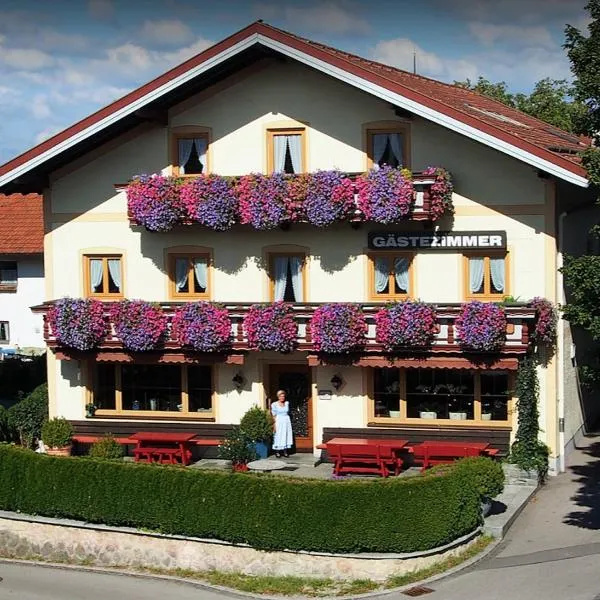 Pension Langerspacher, hotel in Grabenstätt