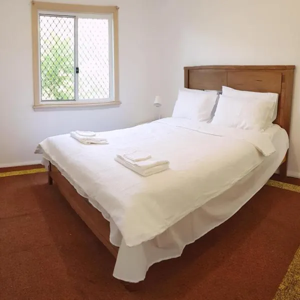 Lowest Price Clean Linen free stuff free car parking inside property W1, hotel a Blacktown