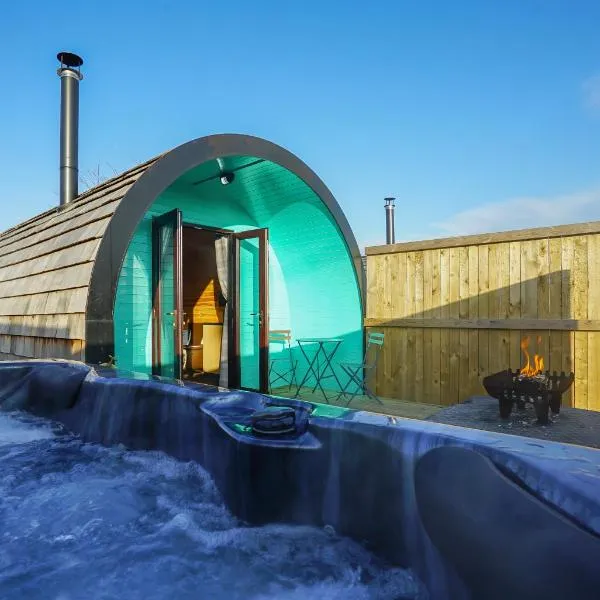 Deluxe Glamping Pod with Hot Tub: Daresbury şehrinde bir otel