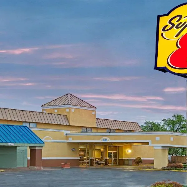 Super 8 by Wyndham Wheat Ridge/Denver West, hotel in Wheat Ridge