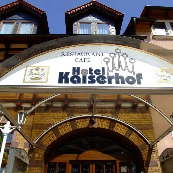 Komforthotel Kaiserhof، فندق في كلبرا