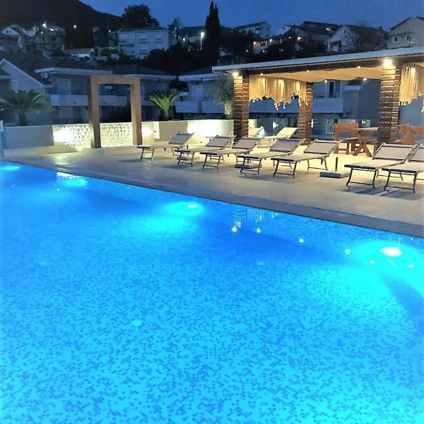 Apartment Sun Village Goran, Hotel in Herceg Novi