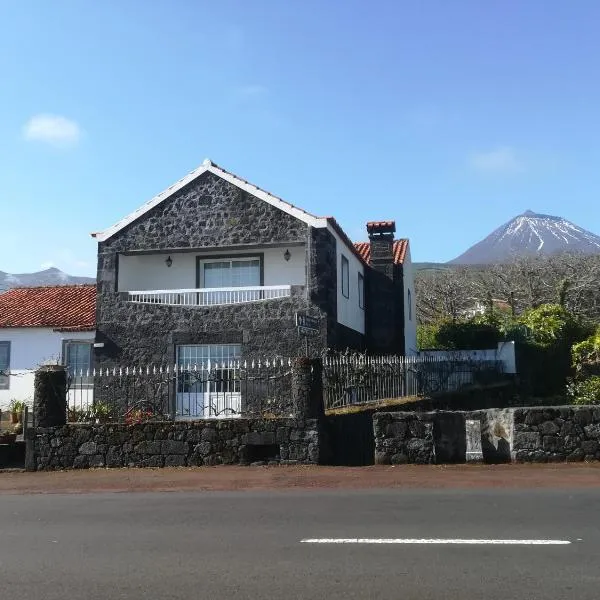 Alojamentos A Buraca, hotel en São Roque do Pico