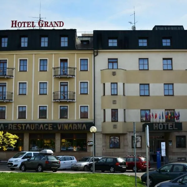 Hotel Grand, отель в городе Угерске-Градиште