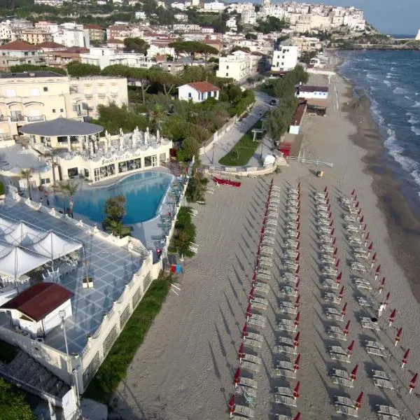 Grand Hotel La Playa – hotel w mieście Sperlonga