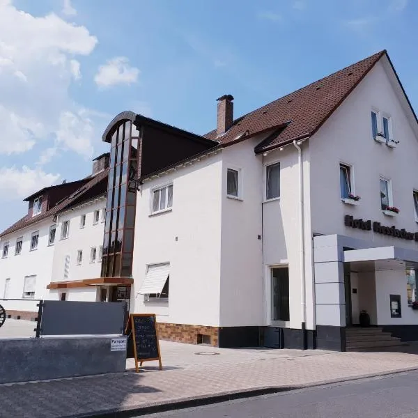 Hotel Hessischer Hof, hotel en Melsungen