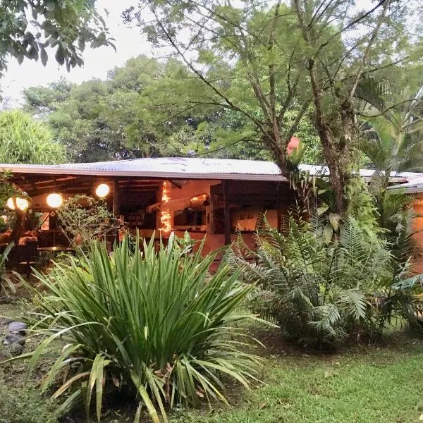 Los Mineros Guesthouse, hotel di Puerto Jiménez