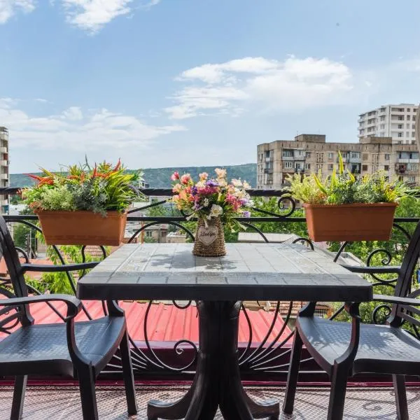 Hotel S.R, hotel di Rustavi