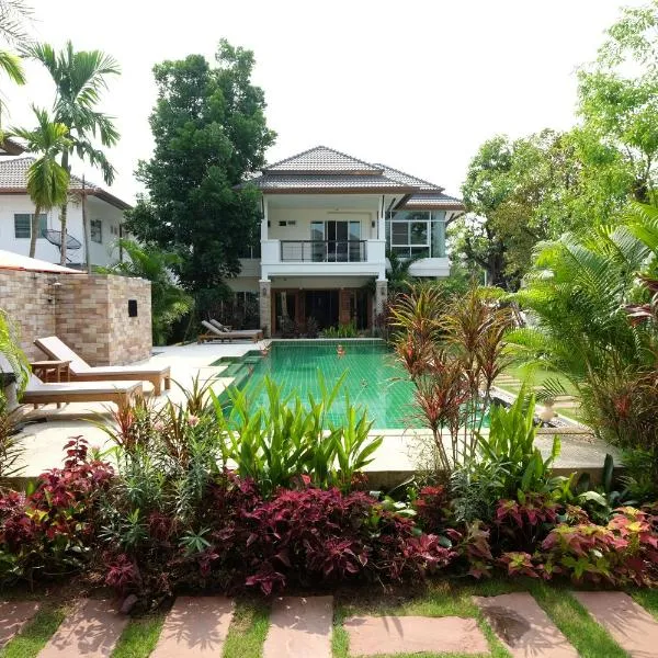 Starry Night Villa by Zhang Bin, hotel in Chiang Mai