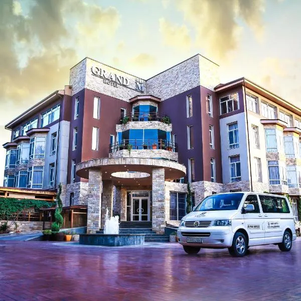 Grand M Hotel, hotel u Navoiju