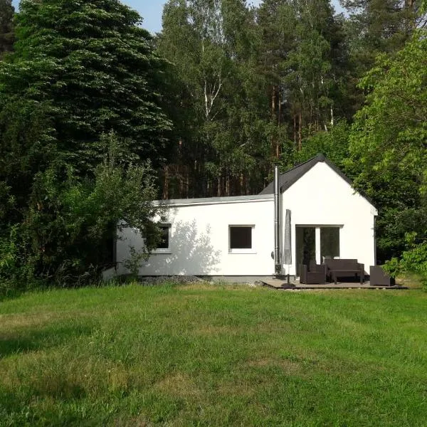 Cottage am Wald bei Berlin: Falkensee şehrinde bir otel