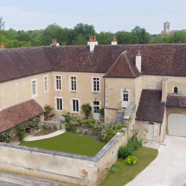 LE PRIEURÉ, hotel di Noyers-sur-Serein