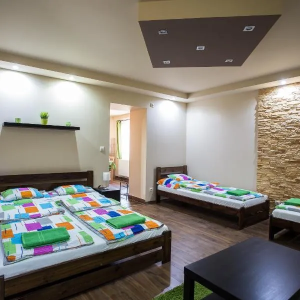 Türkiz Apartman, hotel v mestu Tokaj