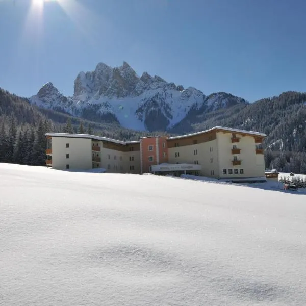 Hotel Asterbel, хотел в Брайес