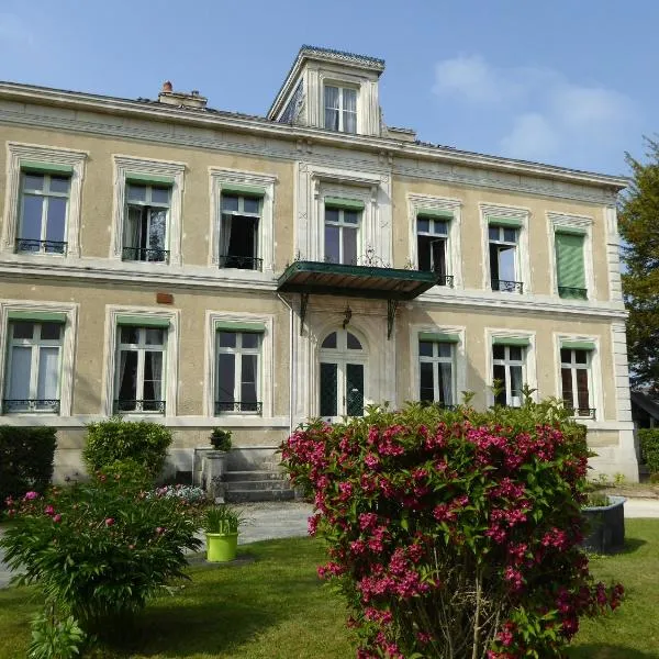 chateau de Pougy, hotel in Pougy