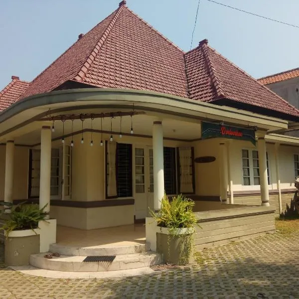 Doeloerkoe Homestay, hotell sihtkohas Solo