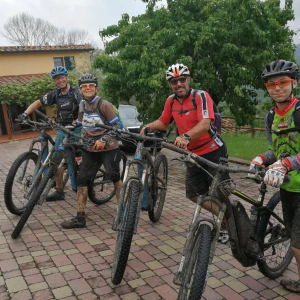 Agriturismo Bike Hotel Podere Giarlinga, viešbutis mieste Skarlinas