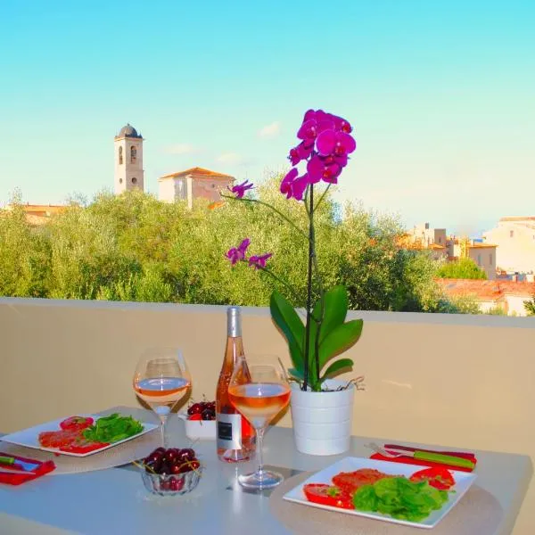 APPART CLIMATISE / TERRASSE A 2 MIN DE LA PLAGE, hotell sihtkohas LʼÎle-Rousse