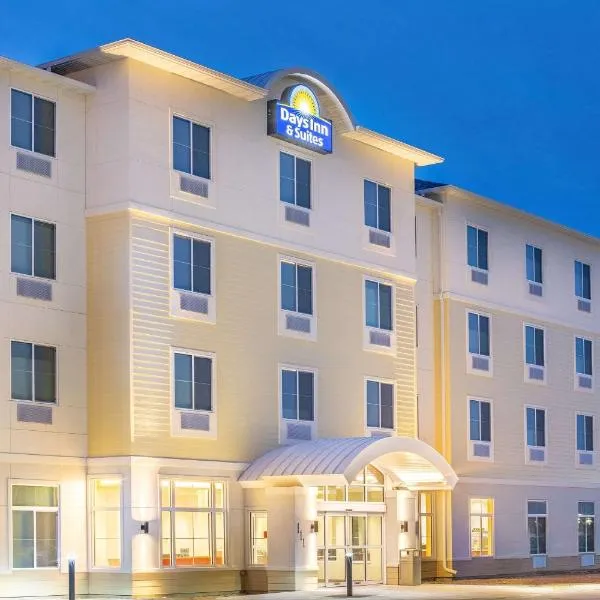 Days Inn & Suites by Wyndham Kearney NE, hotelli kohteessa Kearney