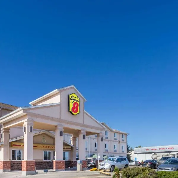 Super 8 by Wyndham Moose Jaw SK, hotel sa Moose Jaw