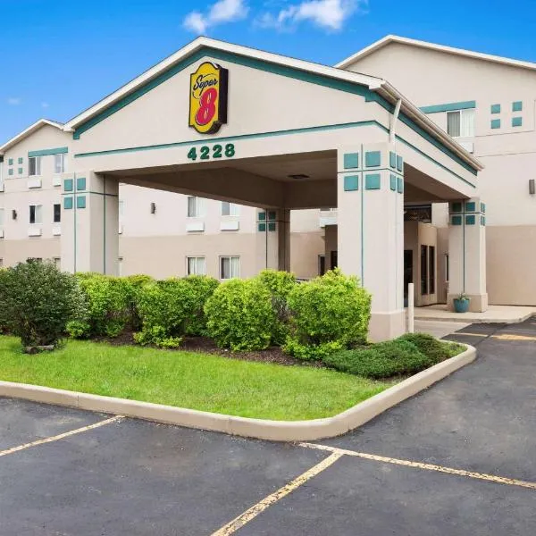 Super 8 by Wyndham Aurora/Naperville Area, Hotel in Naperville