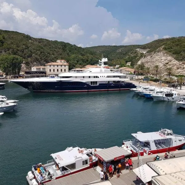 Superbe T3 sur la Marina de Bonifacio: Bonifacio şehrinde bir otel