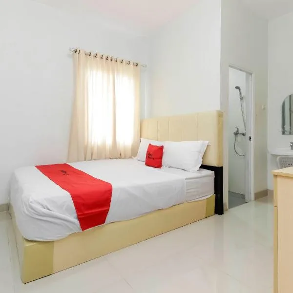 RedDoorz near Siloam Hospital Palembang, hôtel à Kenten