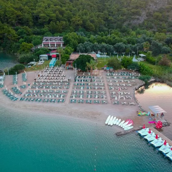 S3 Seahorse Beach Club, viešbutis mieste Eliudenizas