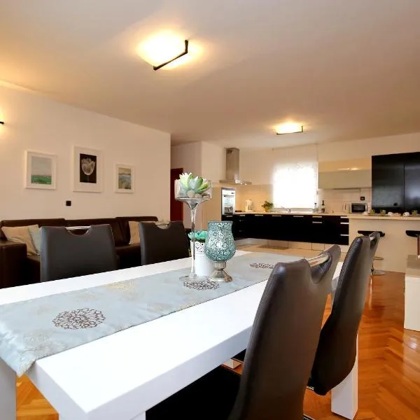 City Gallery Apartment, hotell i Zadar