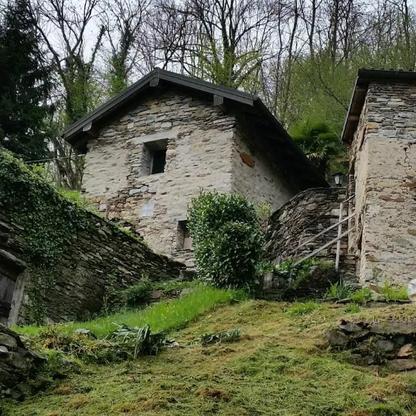 Casa Accogliente Valle Cannobina, hotel in Spoccia