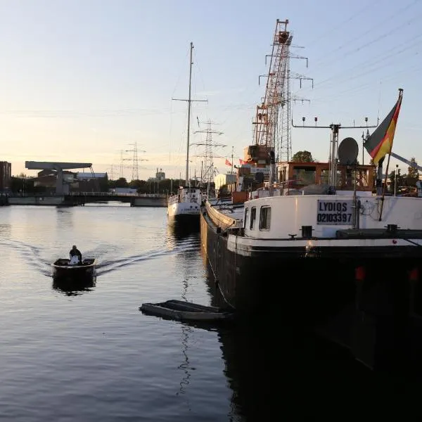 Seevetal में, होटल Schiffshotel "Schlafen im Hafen"