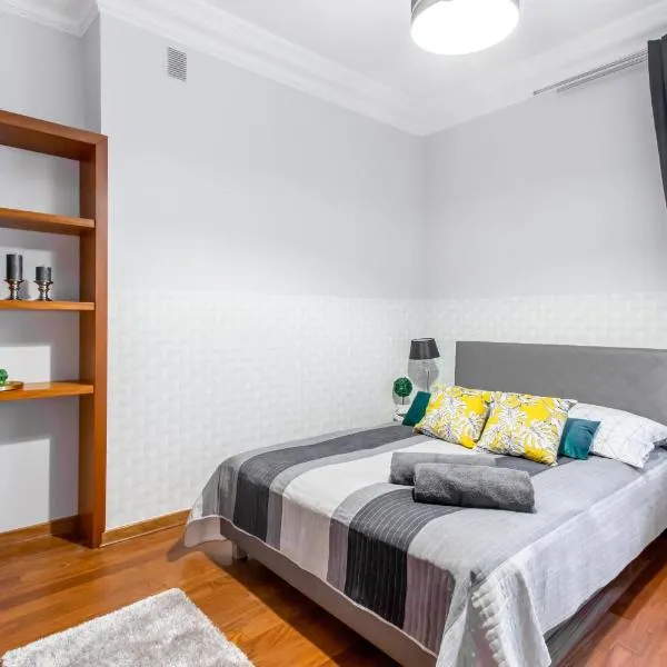 *ClickTheFlat* Wilcza 33 Street Apart Rooms in the City Center: Varşova'da bir otel