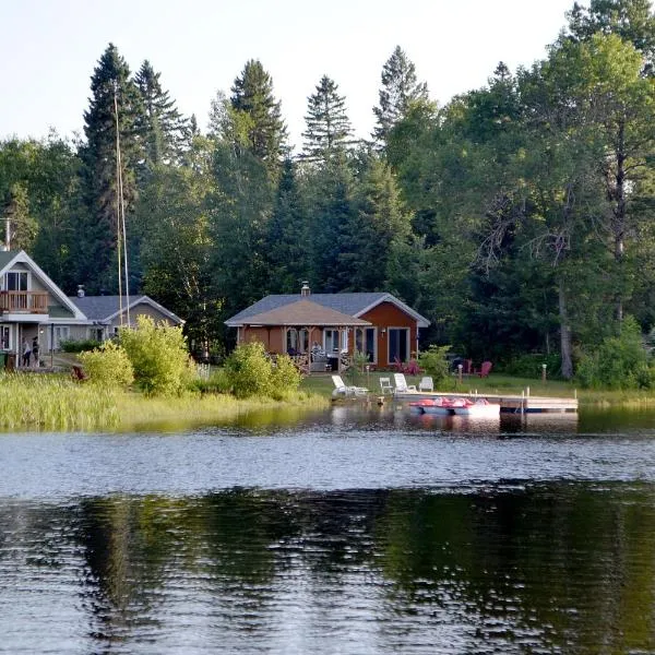 Les 4 chalets - Le 605, hotel Lac-Saint-Paul városában