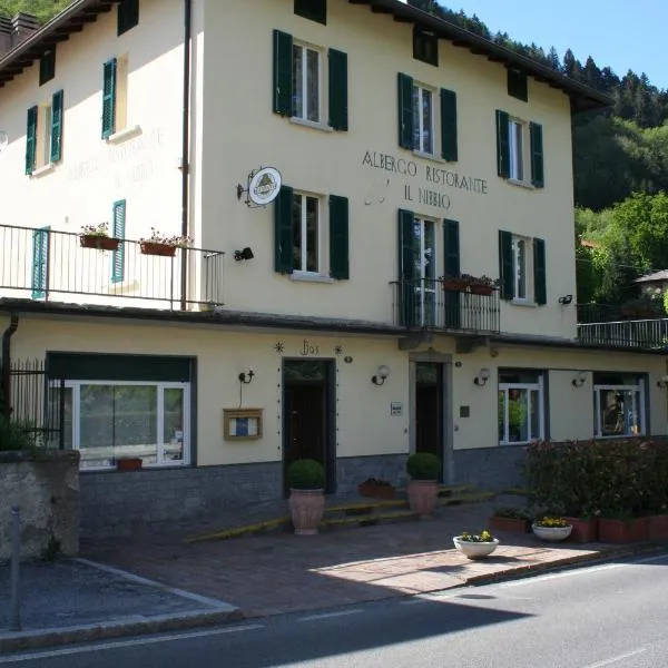 Hotel Il Nibbio, hotel v mestu Lenno