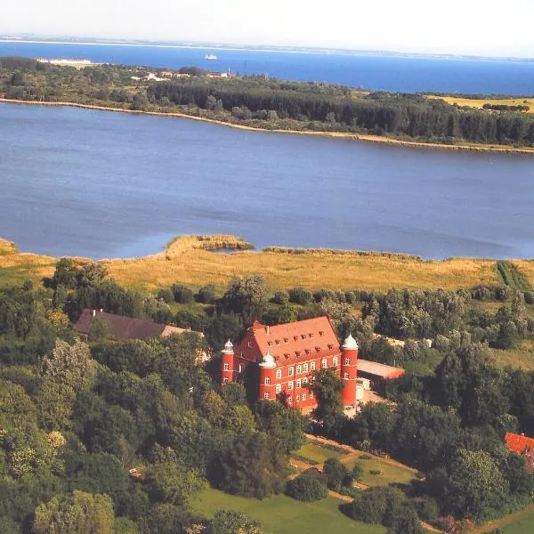 Hotel Schloss Spyker, hotel em Lohme