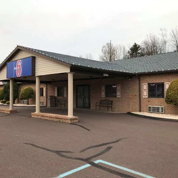 Motel 6-Bloomsburg, PA, khách sạn ở Danville