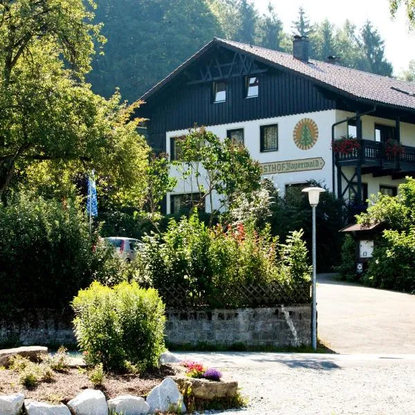 Landhotel Bayerwald, hotel di Deggendorf