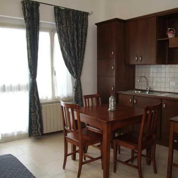 Residence I Due Pini, hotel u gradu Marina di Groseto