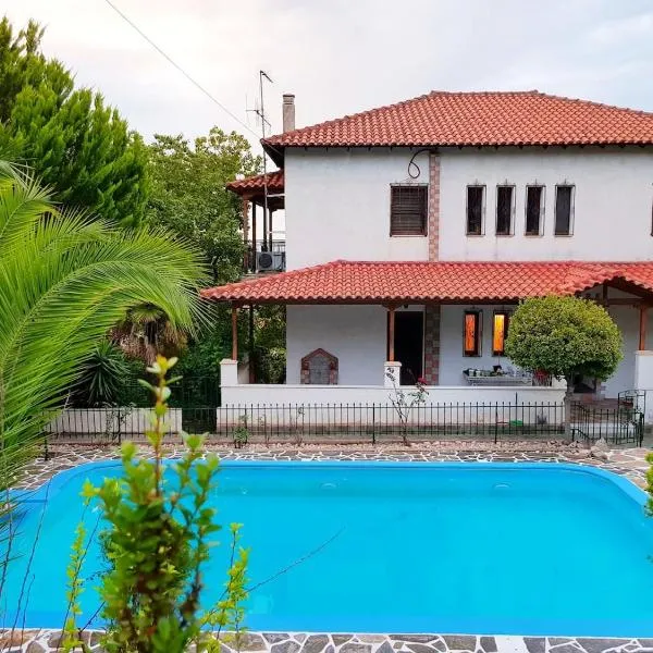 Ancient Olympia Luxury Pool Villa Palace 4Bedroom, hotel u gradu Olimpija