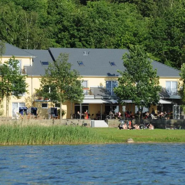 Strandhaus am Inselsee, готель у місті Гюстров