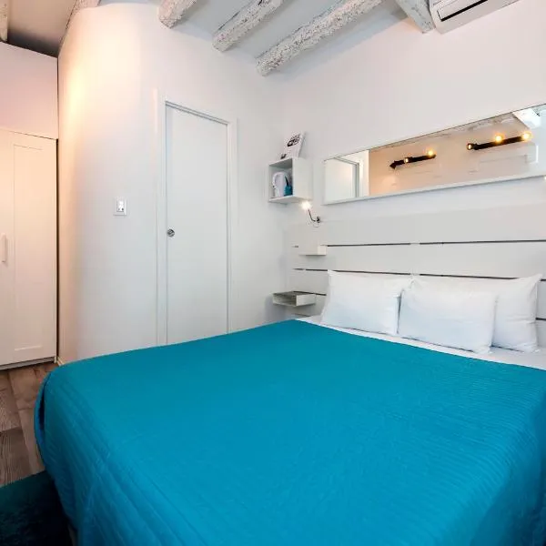 Room Marinata, hótel í Rovinj