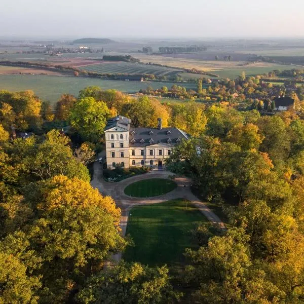 Chateau Mcely, hotel in Loučeň