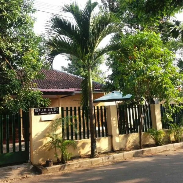 Ndalem Diajeng, hotel sa Jetis