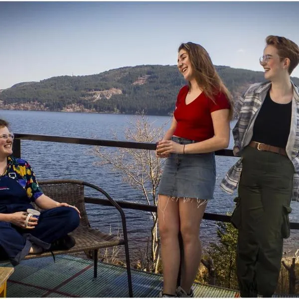 Loch Ness' Lochside Hostel, Over 18s Only, Social Backpackers Atmosphere، فندق في درامنادروشيت