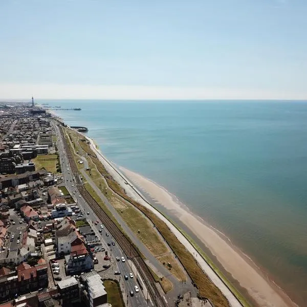 Granada Apartments Queen's Promenade, hotel en Blackpool